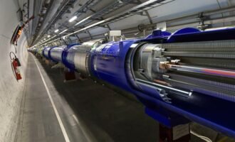 برخورددهنده هادرونی بزرگ