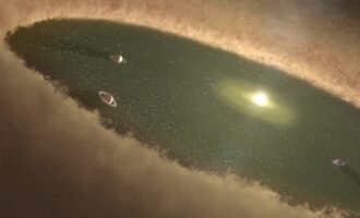 نقش مشتری در شکلگیری ماه