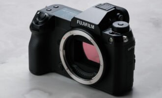 دوربین GFX100S