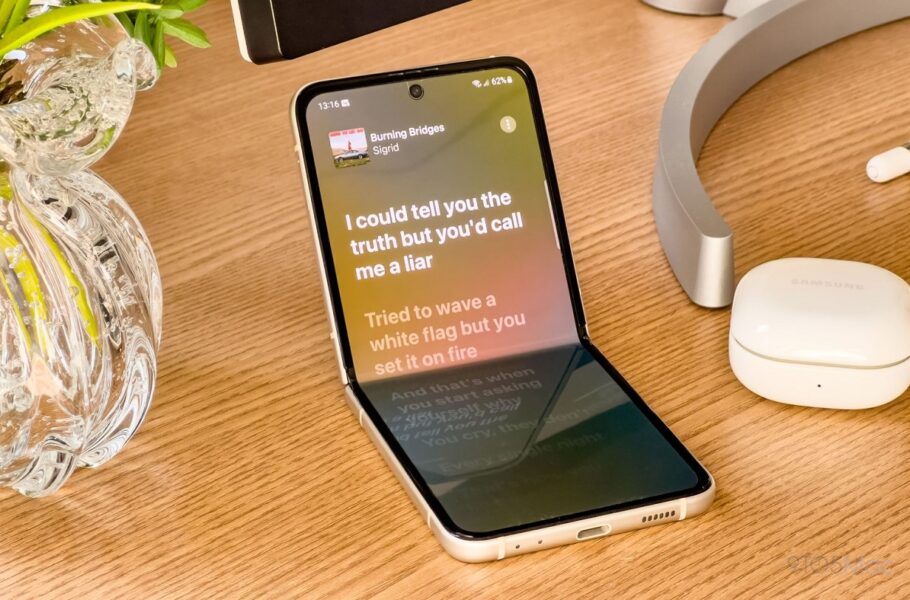 آیفون تاشو