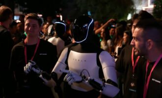 ربات اپتیموس تسلا