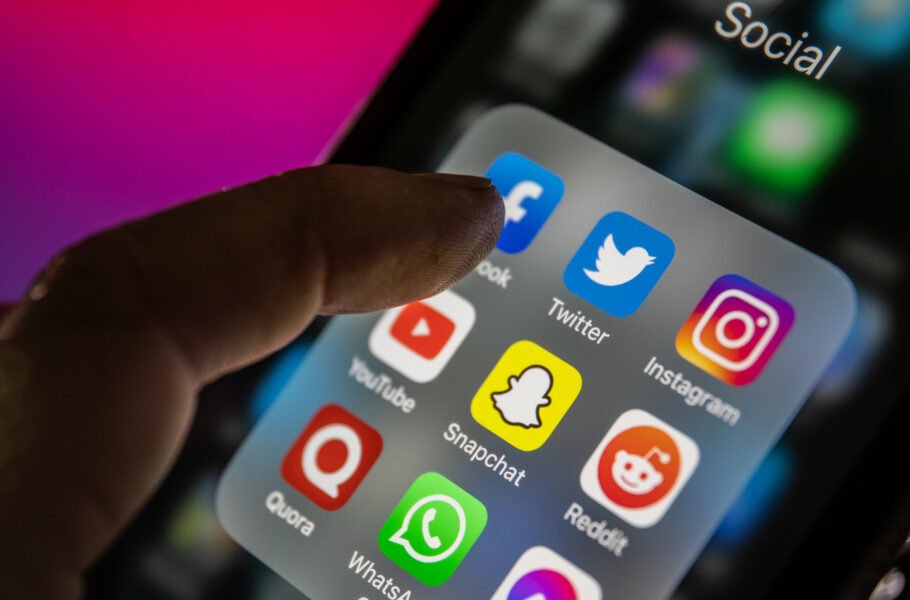 شبکه‌های اجتماعی