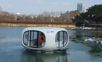 قایق خورشیدی