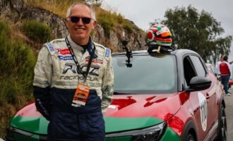 کارلوس تاوارس