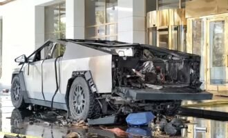 سایبرتراک و ChatGPT