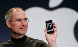 اولین آیفون استیو جابز اپل