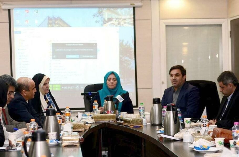 جلسه رئیس سازمان فناوری اطلاعات با فعالان بخش خصوصی در اتاق بازرگانی
